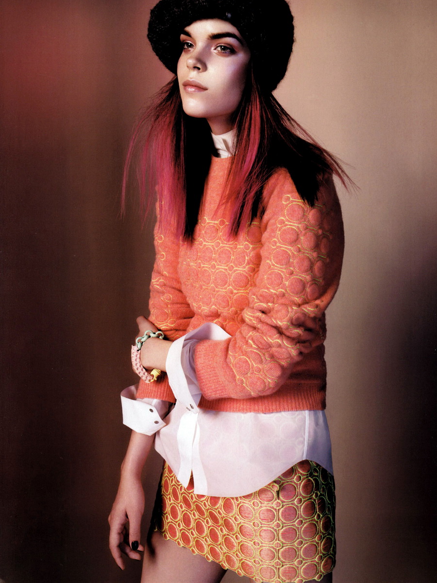 tfs _ Meghan Collison,Sun Feifei by Josh Olins, Vogue China October 2010 6.jpg