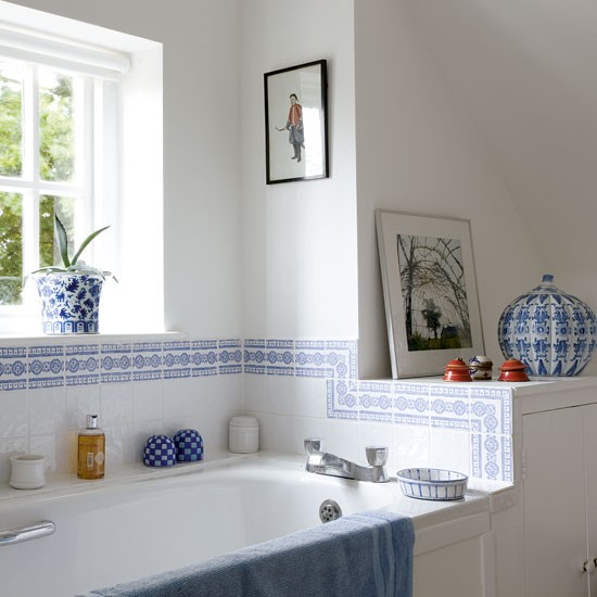 Blue-and-White-Bathroom-blue-bathroom1.jpg